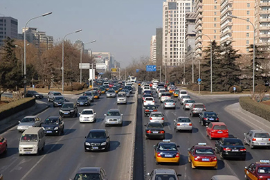 鬧市開車必學(xué)技巧，你會幾招？
